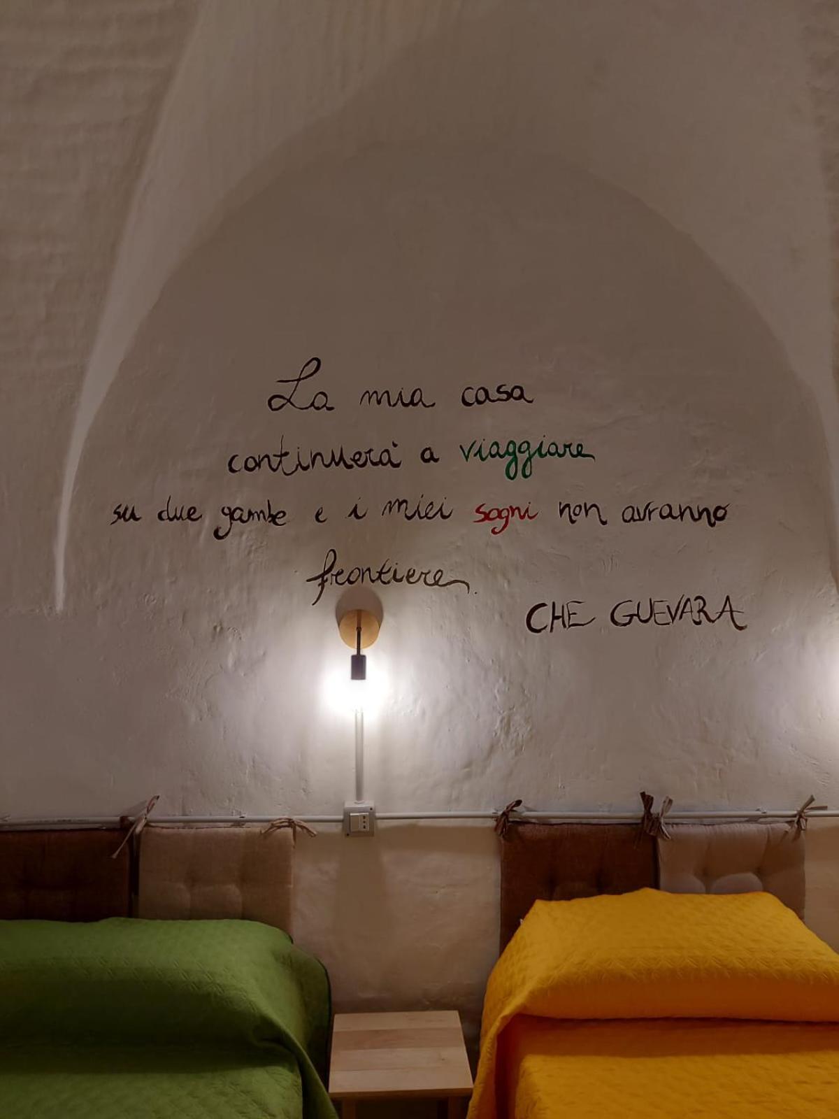 Lupus In Fabula Hostel Miglionico ภายนอก รูปภาพ