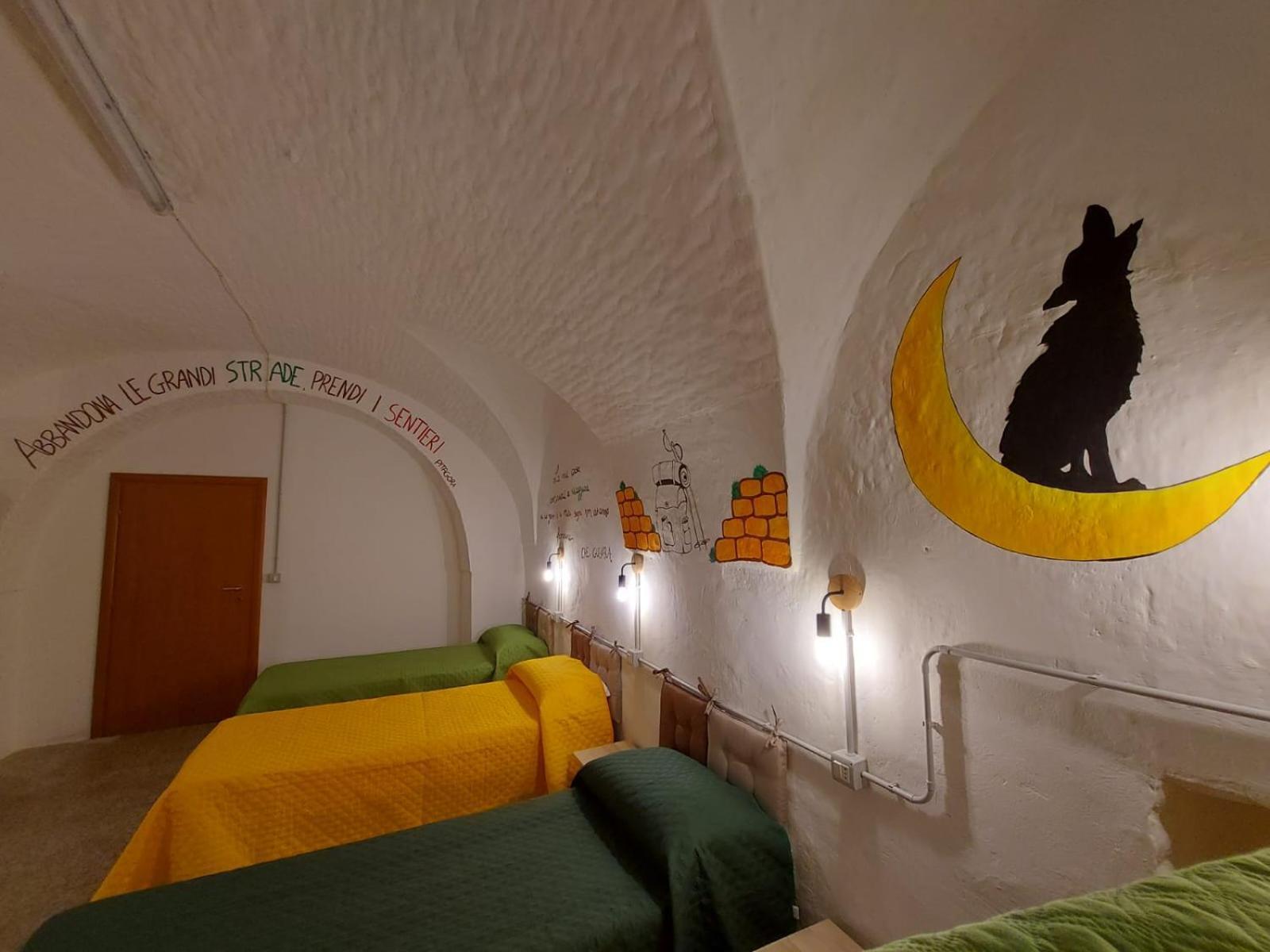 Lupus In Fabula Hostel Miglionico ภายนอก รูปภาพ