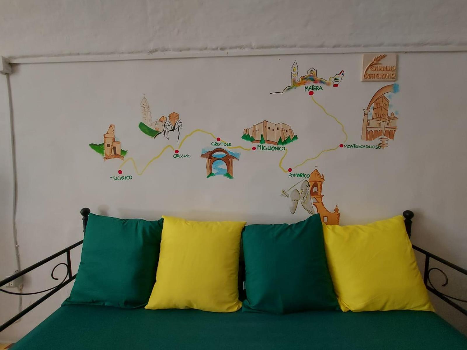 Lupus In Fabula Hostel Miglionico ภายนอก รูปภาพ
